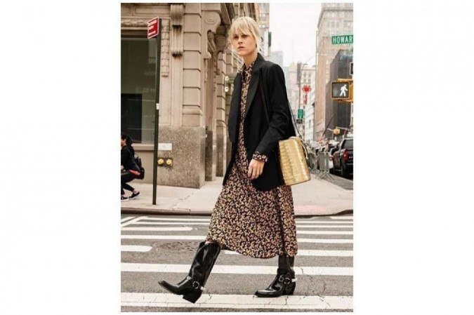 Blazer de alfaiataria combina com todas as peças, até mesmo com um vestido fresco e longo Blazer de alfaiataria combina com todas as peças, até mesmo com um vestido fresco e longo