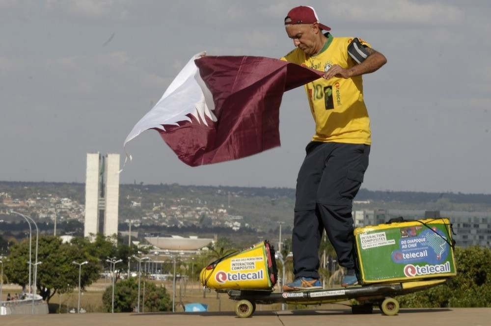 Marcelo Gervasio foi a primeira pessoa a dar a volta ao mundo de skate e agora ela vai para a Copa do Mundo no Catar no Skate.