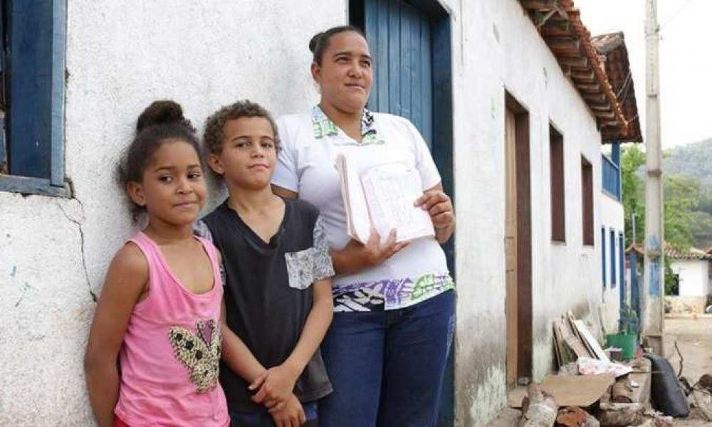 ''As vacinas evitam um mal maior, servem para nos proteger das doenças'' - Claudilene Aparecida da Silva, mãe de Henrique e Alice ''As vacinas evitam um mal maior, servem para nos proteger das doenças'' - Claudilene Aparecida da Silva, mãe de Henrique e Alice