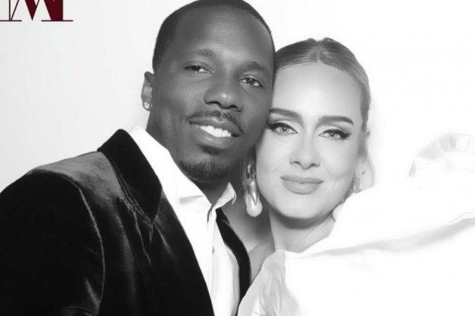 Casal é discreto e não compartilha muito da própria vida com o público, mas foram vistos em eventos sociais no último mês de agosto -  (crédito: Adele/Instagram/Reprodução)