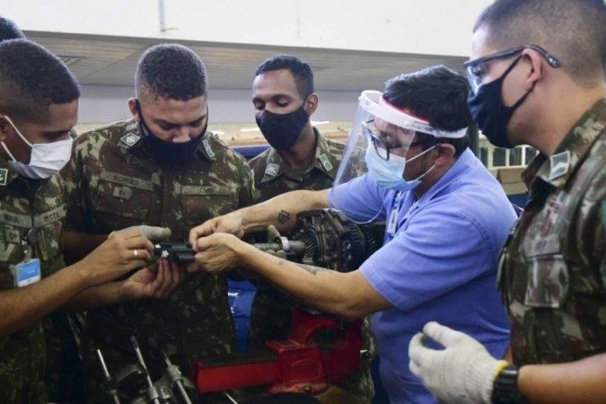 Jovens fazem cursos de capacita&ccedil;&atilde;o atrav&eacute;s do Projeto Soldado-Cidad&atilde;o -  (crédito: Ed Alves/CB/DA Press)