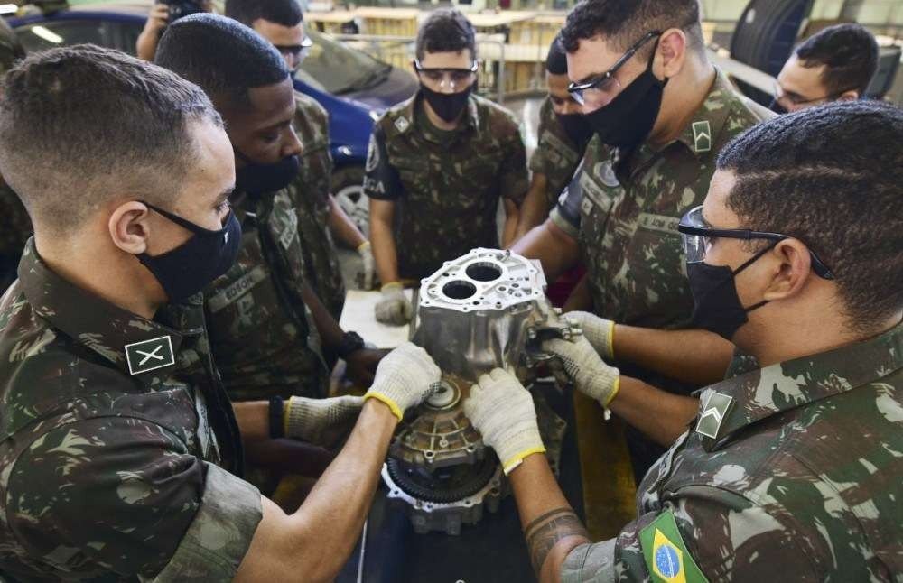 Jovens fazem cursos de capacitação através do Projeto Soldado-Cidadão