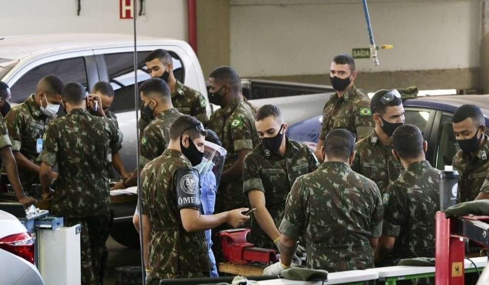 Jovens fazem cursos de capacitação através do Projeto Soldado-Cidadão