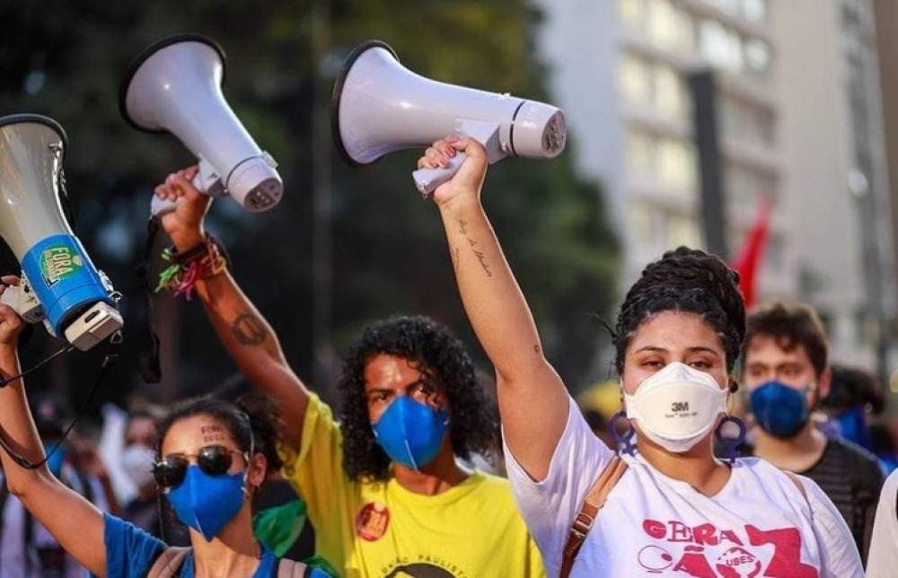 Ubes entra com ação no STF para o retorno da vacinação de adolescentes 