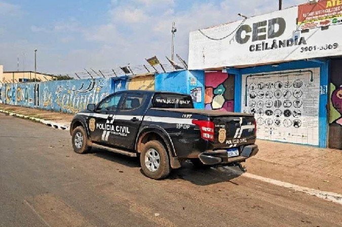 Comunidade escolar está em choque com o crime cometido a 200 metros da instituição, na QNP 5 de Ceilândia - (crédito: Darcianne Diogo) Comunidade escolar está em choque com o crime cometido a 200 metros da instituição, na QNP 5 de Ceilândia - (crédito: Darcianne Diogo)