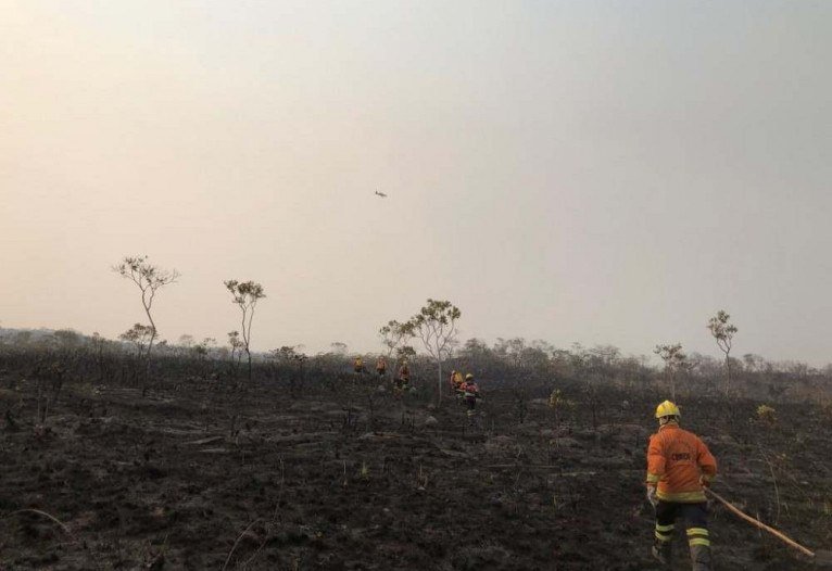 Equipe CBMDF combate incêndio do Parque Nacional da Chapada dos Veadeiros