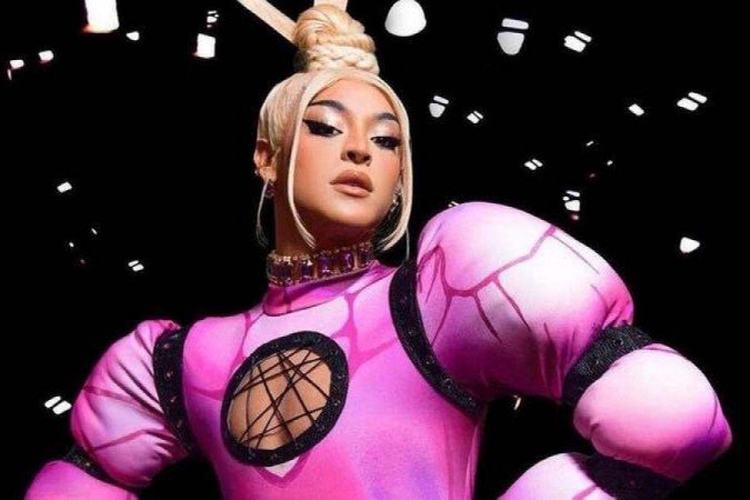 Pabllo Vittar levou quatro estatuetas do prêmio MTV Miaw 2021 -  (crédito: Reprodução/Instagram/Ernna Cost)