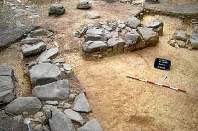 Rochas indicam um altar em um sítio etrusco do século 2 a.C.: língua extinta dificulta as investigações científicas -  (crédito: Courtesy of Nancy de Grummond/Divulgação)