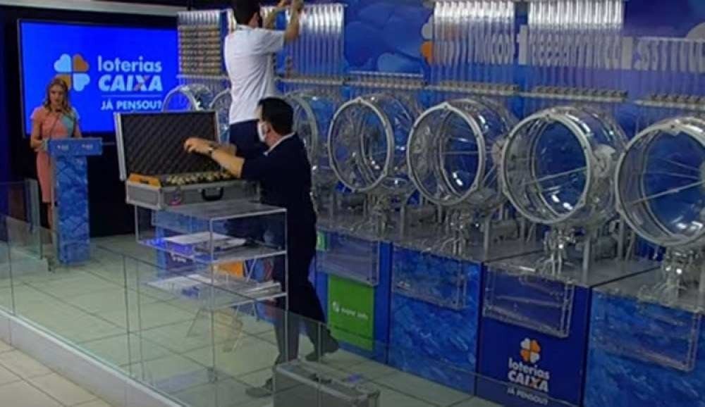 Confira os resultados da Quina 5666 e da Lotofácil 2331 desta sexta (24/9)