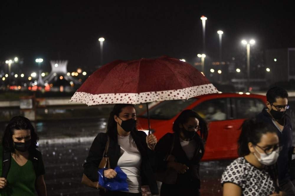 Inmet prevê chuvas fortes no DF para este sábado (25/9)