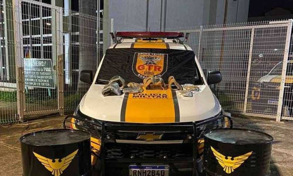 Mãe e filha grávida são presas com R$ 500 mil de haxixe em ônibus de viagem