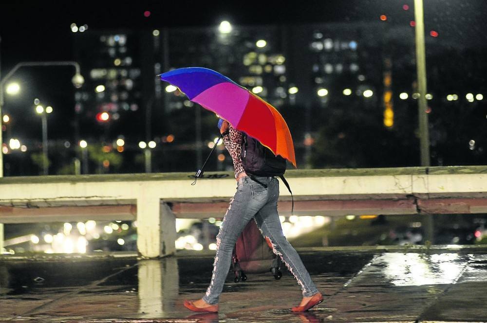 Chuva trouxe alívio aos brasilienses, mas também provocou estragos