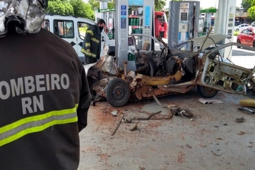 Com gasolina cara, brasileiros se arriscam com gás de cozinha em carro