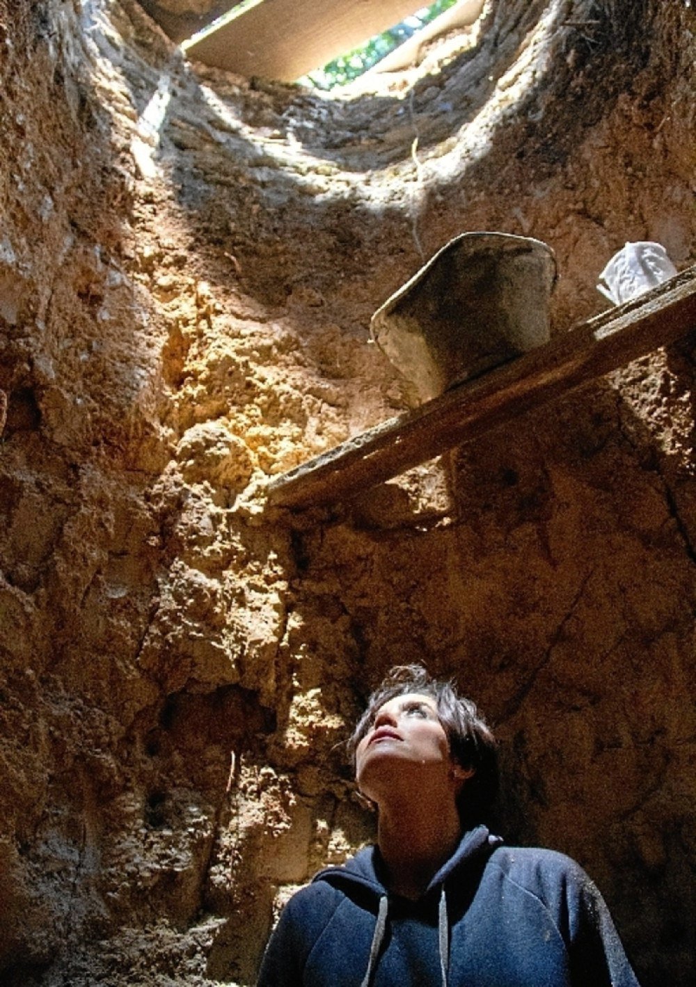 Filme brasiliense 'A cisterna' traz as aventuras de uma repórter investigativa