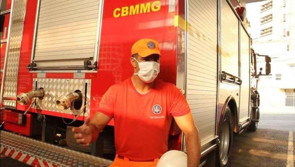 Tenente Sérgio Lamêgo Magalhães: "O maior problema é o desgaste físico mesmo, relacionado ao calor, ao fato de o militar ter que carregar o próprio equipamento, na maioria das vezes fazendo caminhadas de pelo menos cinco quilômetros até que chegue ao local do foco" 