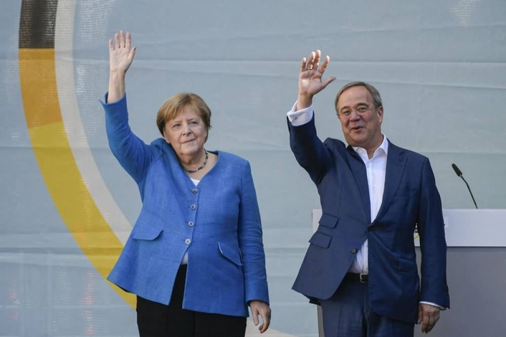 Laschet se diz disposto a deixar liderança do partido de Markel na Alemanha