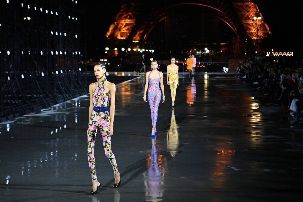 Saint Laurent volta à Semana de Moda de Paris