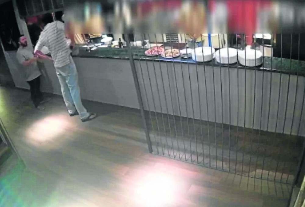 Médico que sacou arma em pizzaria terá que pagar R$ 3 mil a ONG