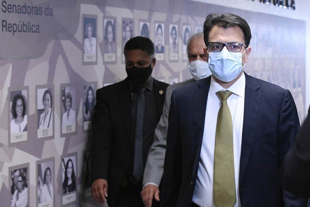 Comissão Parlamentar de Inquérito da Pandemia (CPIPANDEMIA) realiza oitiva de empresário apontado como financiador de disseminação de notícias falsas. Ele entrou na mira da CPI em agosto, quando os senadores aprovaram a quebra dos sigilos bancário, telefônico, telemático, desde abril de 2020. A comissão também teve acesso ao sigilo fiscal do empresário, desde 2018. O empresário Otávio Oscar Fakhoury chega ao Senado Federal. Depoimento começará em instantes. Foto: