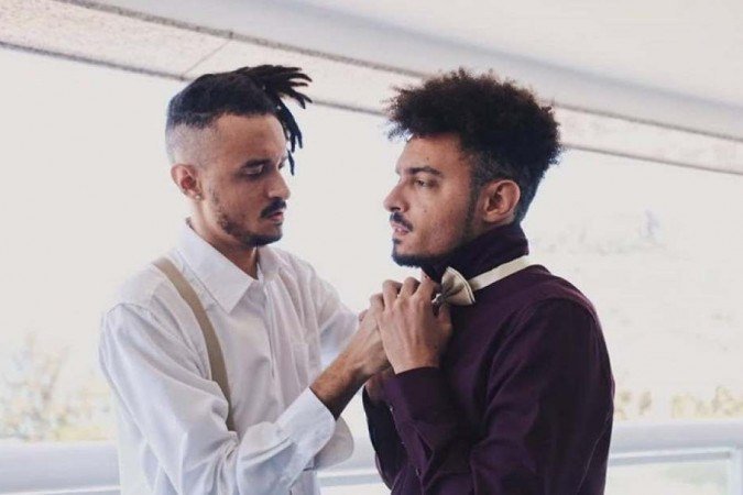 Os irmãos agradeceram ao apoio que vem recebendo e lembraram que a nova fase da novela teen seria usada como uma oportunidade para imprimir maior representatividade na TV - (crédito: Reprodução/Instagram/@edu.carvalho/@lamourgraphy) Os irmãos agradeceram ao apoio que vem recebendo e lembraram que a nova fase da novela teen seria usada como uma oportunidade para imprimir maior representatividade na TV - (crédito: Reprodução/Instagram/@edu.carvalho/@lamourgraphy)
