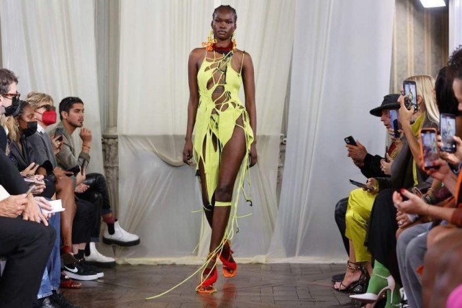 A volta de público aos desfiles internacionais trouxe um quê de euforia