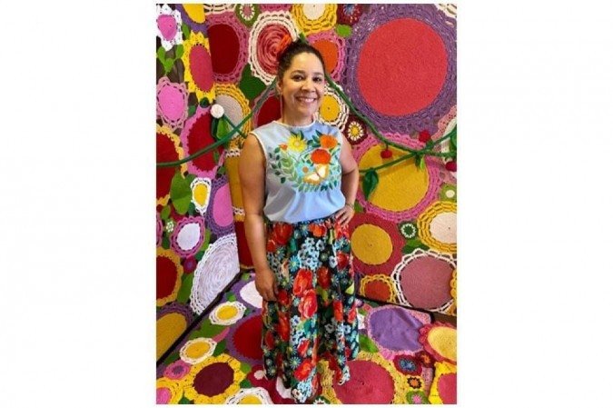 À frente do Instituto Proeza, Kátia Ferreira ajuda a capacitar mulheres artesãs 