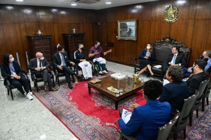 Ex-atletas discutem pautas com deputadores e senadores 