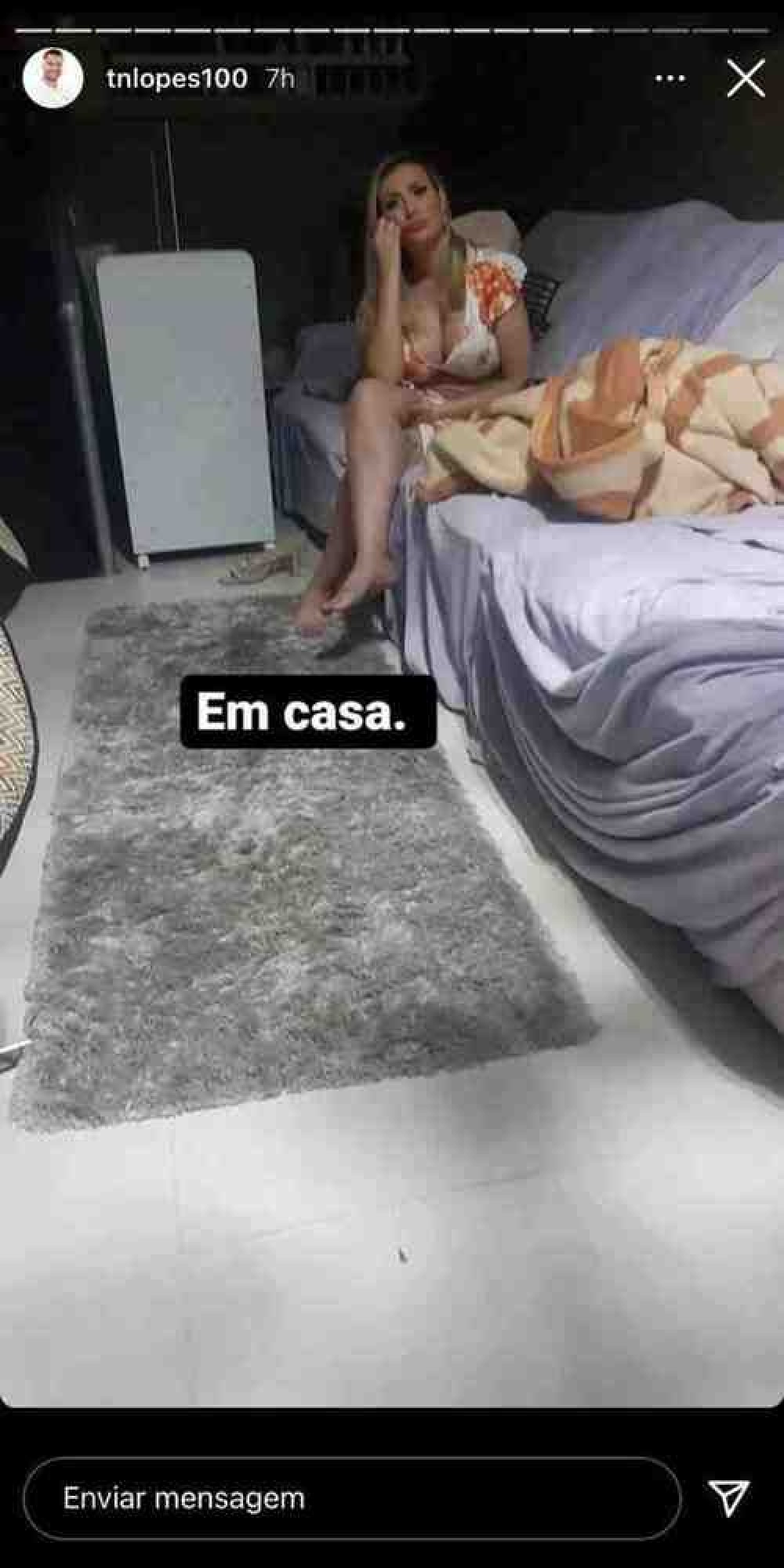 Ex-marido de Andressa Urach compartilha foto da modelo em casa (foto: Reprodução/Instagram)