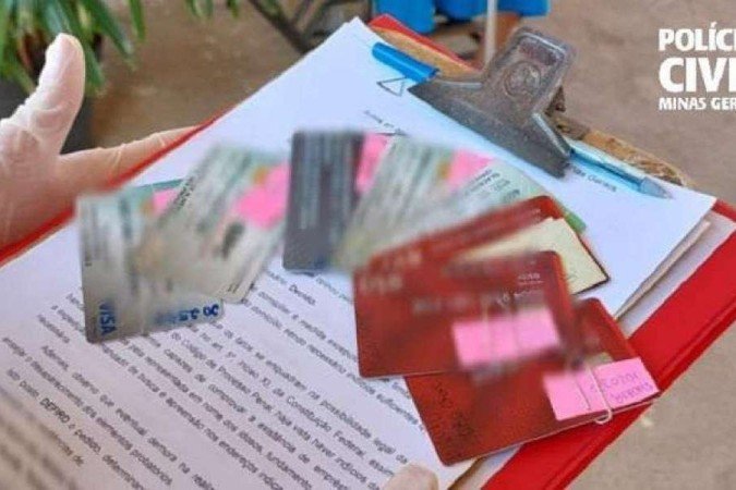 Cartões bancários dos internos eram recolhidos pela proprietária da instituição assim que eram internados -  (crédito:  PCMG)