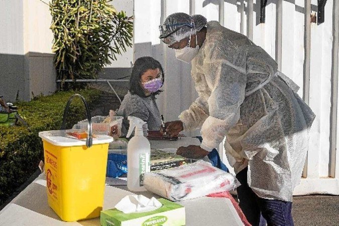 Droga foi testada até cinco dias depois do surgimento dos primeiros sintomas e, segundo o laboratório, funciona contra todas as cepas - (crédito: Emmanuel Croset /AFP - 28/6/21) Droga foi testada até cinco dias depois do surgimento dos primeiros sintomas e, segundo o laboratório, funciona contra todas as cepas - (crédito: Emmanuel Croset /AFP - 28/6/21)