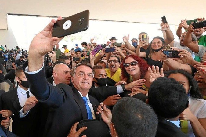 Presidente passou a semana viajando para celebrar os 1.000 dias de governo. Mas os preços dos combustíveis o atormentam, pois impactam a inflação e prejudicam planos eleitorais - (crédito: Credito:Isac Nóbrega/PR) Presidente passou a semana viajando para celebrar os 1.000 dias de governo. Mas os preços dos combustíveis o atormentam, pois impactam a inflação e prejudicam planos eleitorais - (crédito: Credito:Isac Nóbrega/PR)