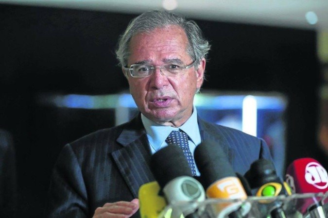 Sem poder definir as fontes de financiamento para programa de renda mínima, Guedes sofre pressão para ampliar prazo do benefício emergencial - (crédito: Credito: Isac Nóbrega/PR) Sem poder definir as fontes de financiamento para programa de renda mínima, Guedes sofre pressão para ampliar prazo do benefício emergencial - (crédito: Credito: Isac Nóbrega/PR)