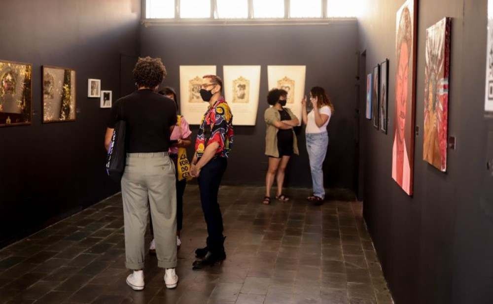 Jovens curadoras movimentam o cenário das artes visuais 