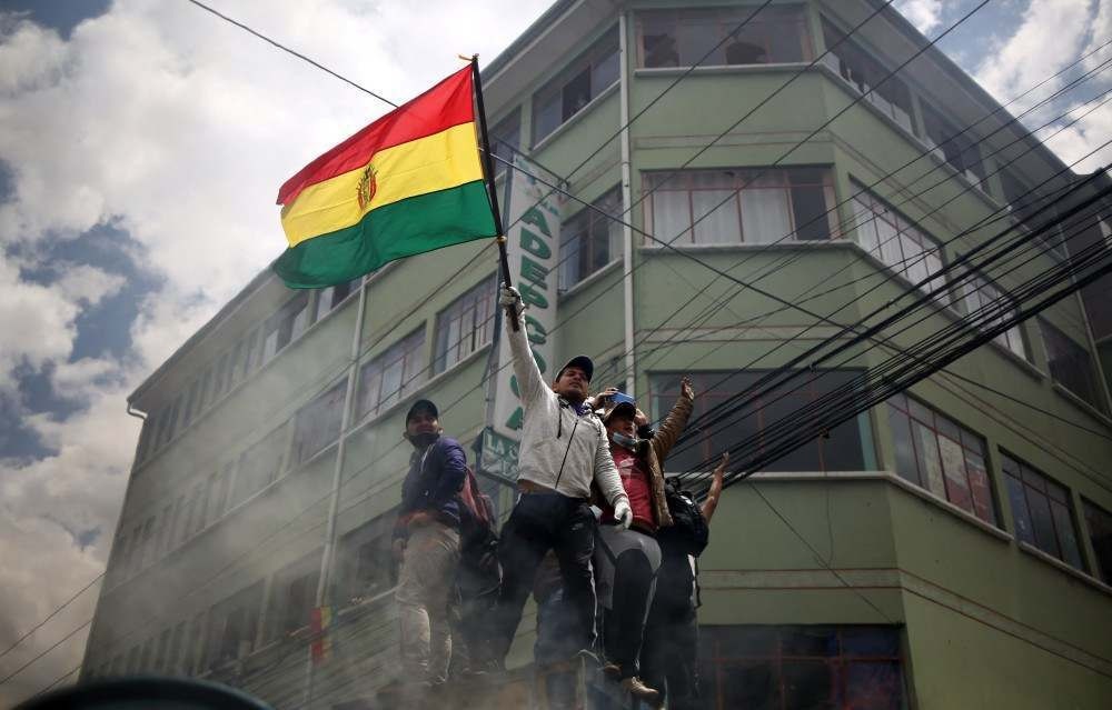 'Cocaleros' ocupam mercado de coca após confrontos com policiais na Bolívia