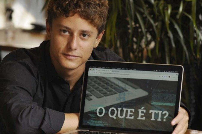 "Senti que estavam transformando a gente em pesquisadores, e não em profissionais de atuação", afirma Raphael Pires