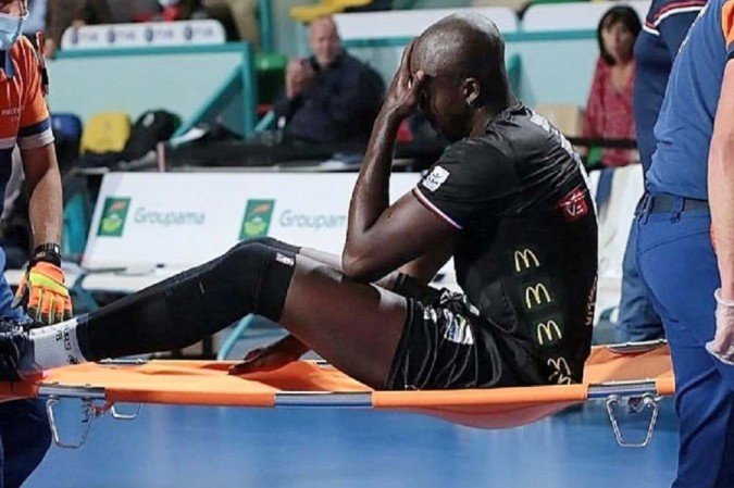 Aboubacar vinha sendo um dos destaques da equipe do Tours em amistosos na pré-temporada da liga francesa - (crédito: @lnm37/Divulgação Tours) Aboubacar vinha sendo um dos destaques da equipe do Tours em amistosos na pré-temporada da liga francesa - (crédito: @lnm37/Divulgação Tours)