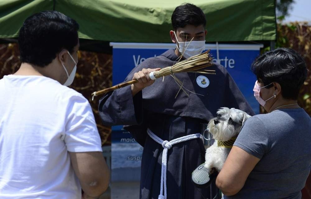 Religiosos vão ao Santuário de São Francisco celebram o dia do santo e abençoar os animais