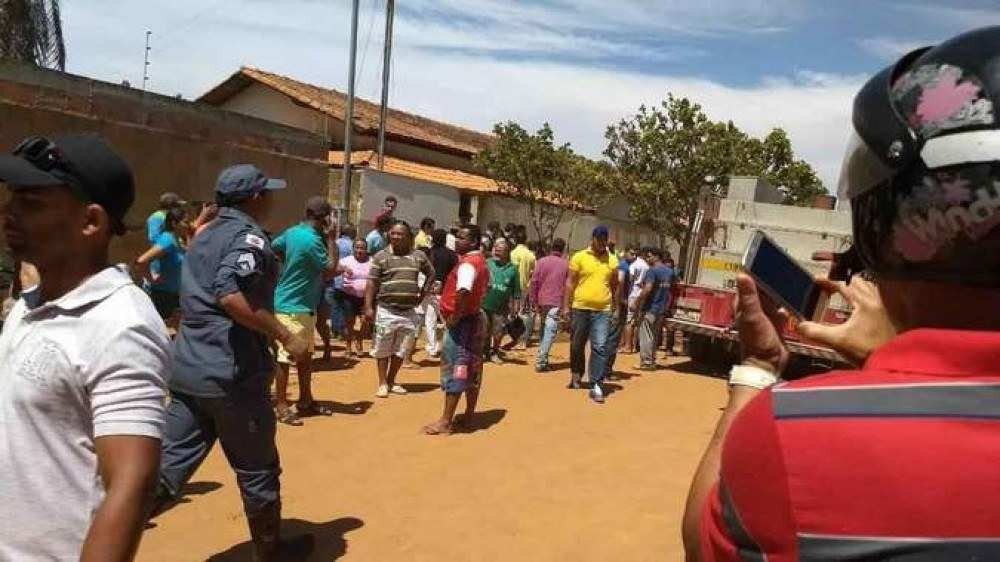 Vigia ateou fogo e matou crianças na Cemei Gente Inocente, uma creche de Janaúba, Norte de Minas Gerais. Ocorrência mobiliza forças de segurança e desespera moradores (foto: Polícia Militar/Divulgação )