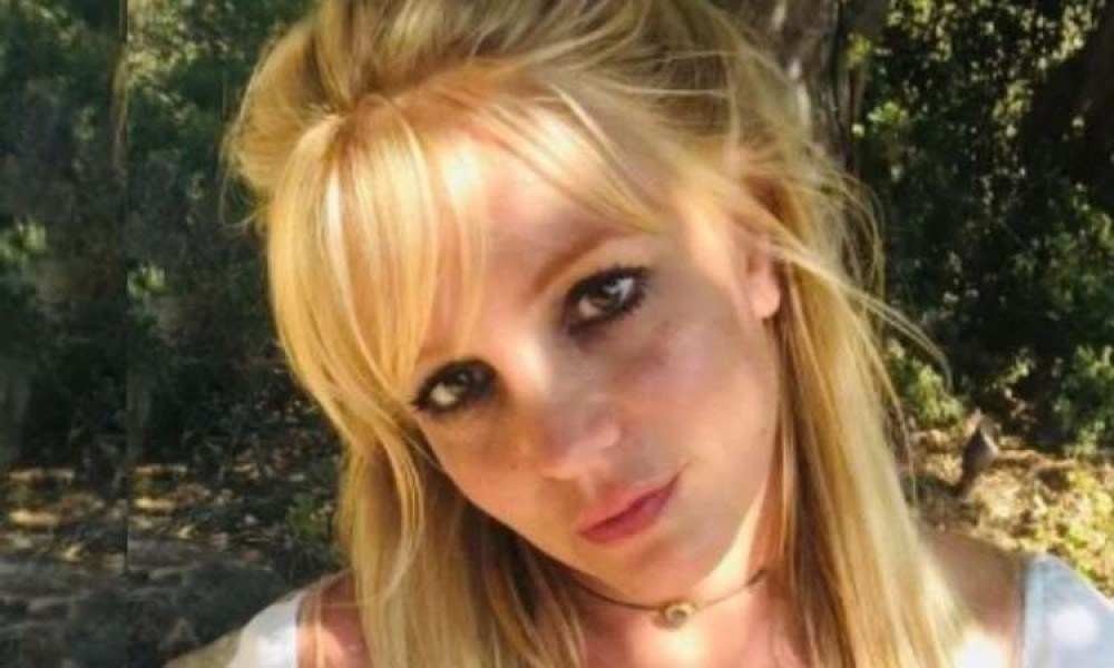 Britney Spears divulga data de lançamento da autobiografia The Woman In Me