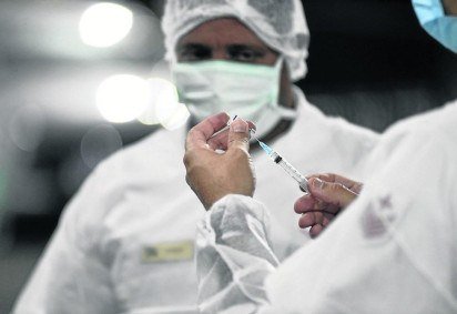 Nesta quinta, há 41 pontos de vacinação para o público de 12 a 17 anos - (crédito: Minervino Júnior/CB/D.A Press) Nesta quinta, há 41 pontos de vacinação para o público de 12 a 17 anos - (crédito: Minervino Júnior/CB/D.A Press)