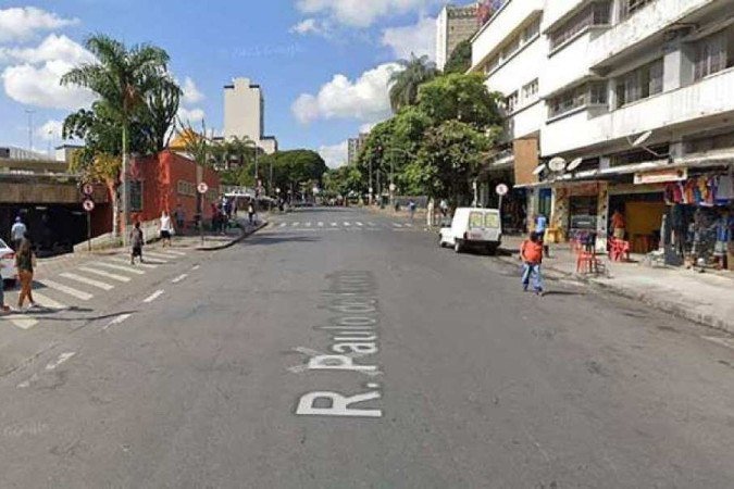 Rua Paulo de Frontin, no Centro de BH, onde o crime aconteceu em fevereiro do ano passado -  (crédito:  Reprodução/Google Street View)