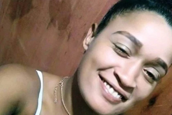 Joice chegou a pedir para o marido buscá-la no ponto de ônibus, mas não atendia mais o celular 20 minutos depois de ter mandado a última mensagem -  (crédito: Facebook/Reprodução)