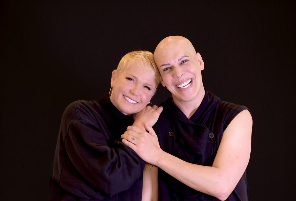 Xuxa aparece vestida de drag para reality show 'Caravana das Drags'