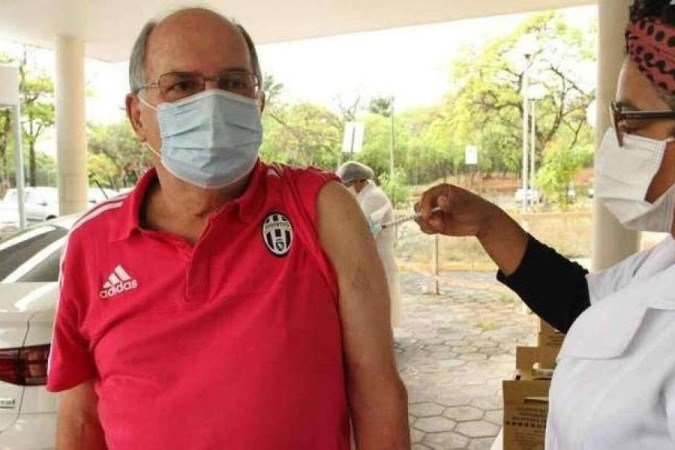 Médico Kleber Alberto Nogueira, de 75 anos
