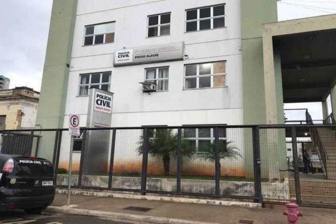 Motorista do carro que atropelou uma mulher e fugiu, em Pouso Alegre, prestou depoimento à Polícia Civil - (crédito: Reprodução Polícia Civil ) Motorista do carro que atropelou uma mulher e fugiu, em Pouso Alegre, prestou depoimento à Polícia Civil - (crédito: Reprodução Polícia Civil )