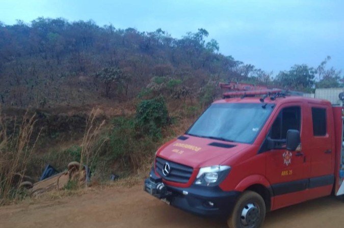 Militares do Corpo de Bombeiros levaram cerca de uma hora para tentar reanimar a vítima - (crédito: CBMDF/Divulgação) Militares do Corpo de Bombeiros levaram cerca de uma hora para tentar reanimar a vítima - (crédito: CBMDF/Divulgação)
