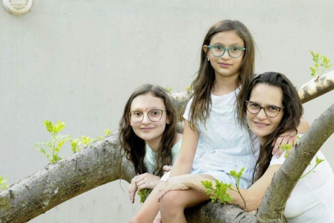 As duas filhas de Raquel Beck, Sarah e Sofia, têm reagido de maneiras diferentes aos tempos difíceis impostos pela pandemia