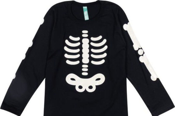 Pijama manga longa com calça e estampa Halloween que brilha no escuro, da Malwee (R$ 99,90)
