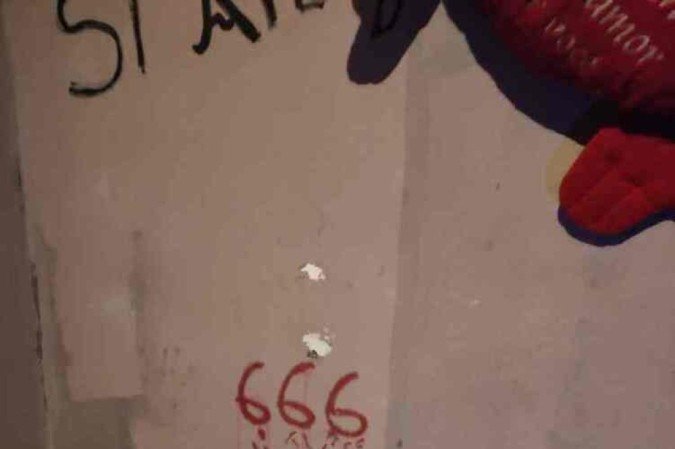 PCDF prende homem que matou e bebeu sangue da vítima - (crédito: PCDF) PCDF prende homem que matou e bebeu sangue da vítima - (crédito: PCDF)