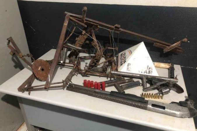 As espingardas usadas nas armadilhas eram de fabricação caseira
